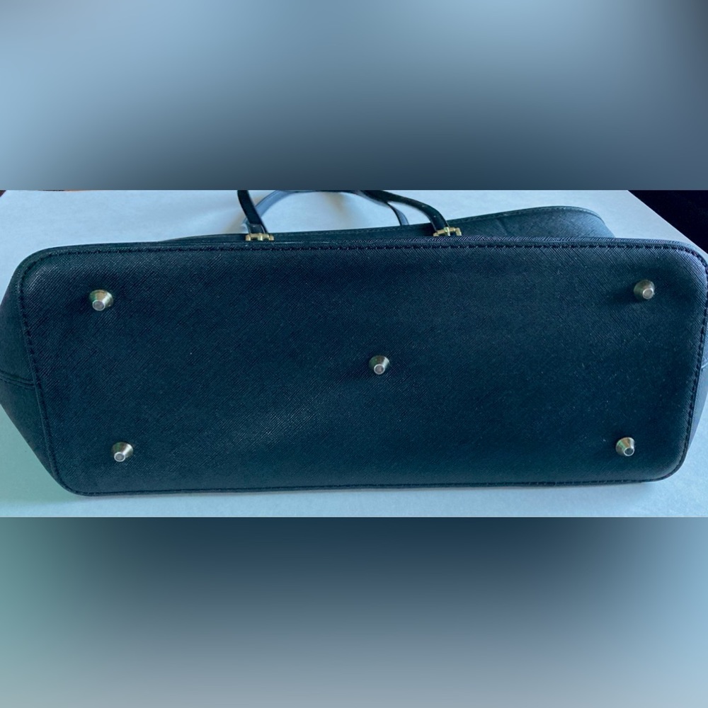 Michael Kors Jet Set Bag - Picture 4 of 4